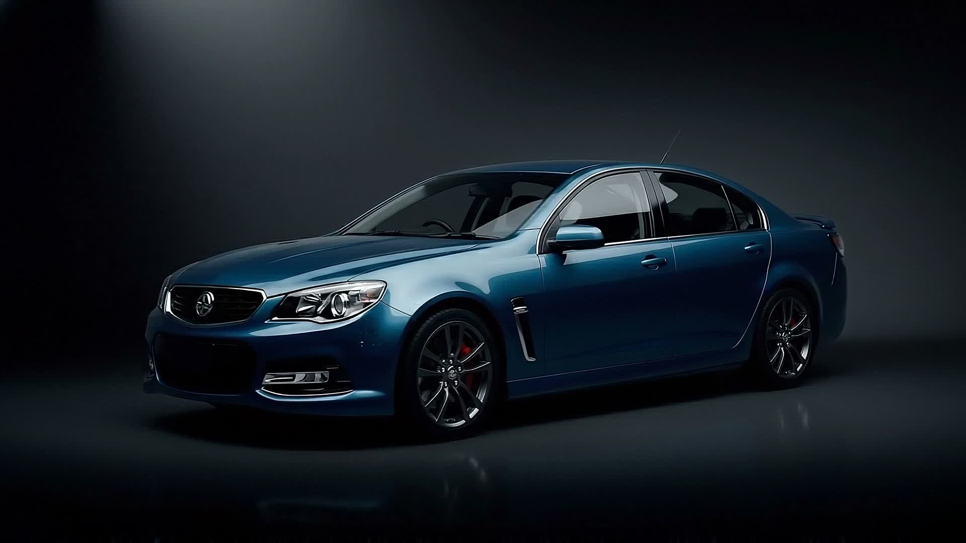 Holden Commodore SSV8 — 180° orbital sweep from front three-quarter to rear three-quarter driver's side